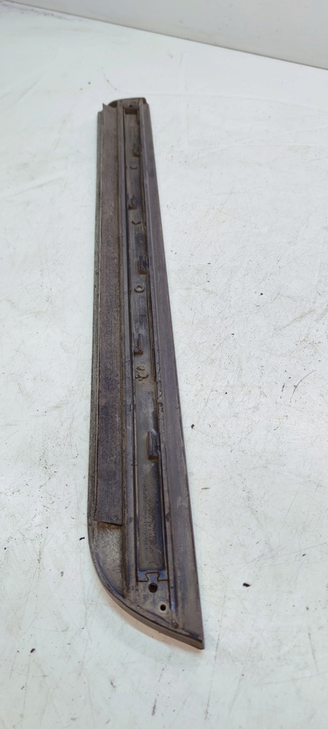 фото №5, Молдинг двері правий задня audi a4 b6 ly7q