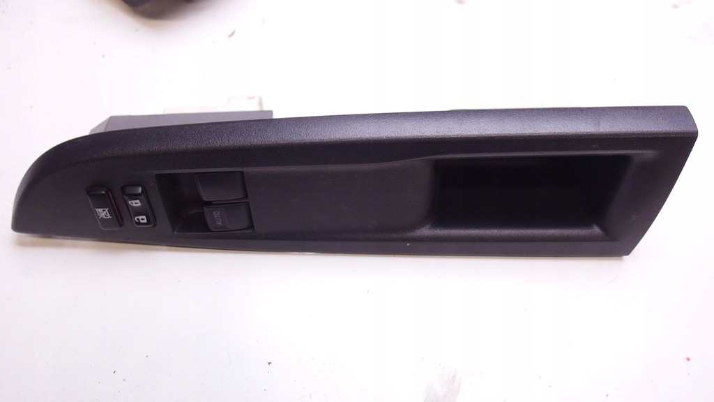 фото №1, Verso-s перемикач вікон водія