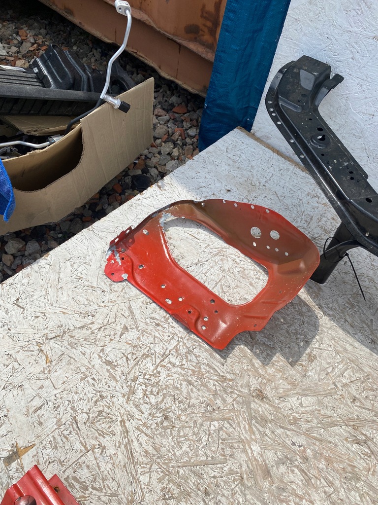 фото №11, Ford mustang 10- усилитель pas перед панель фары usa