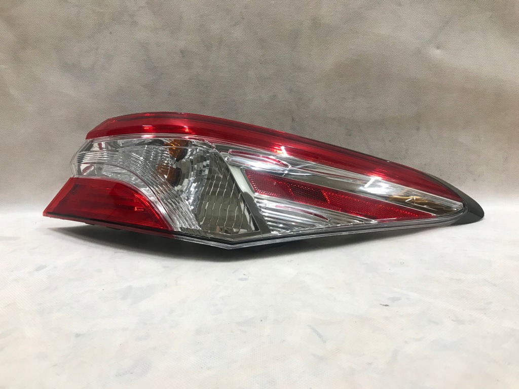 фото №1, Toyota camry ix 18- sedan лампа задня права usa!