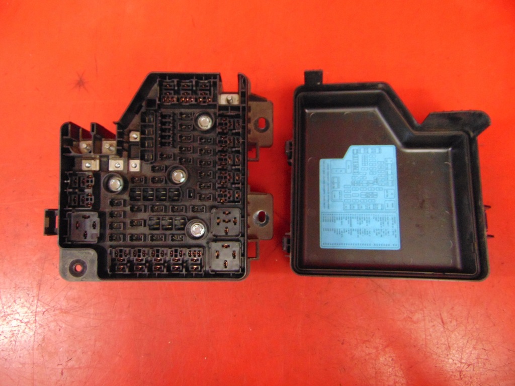 фото №1, Hyundai santa fe ii коробка крышка предохранителей