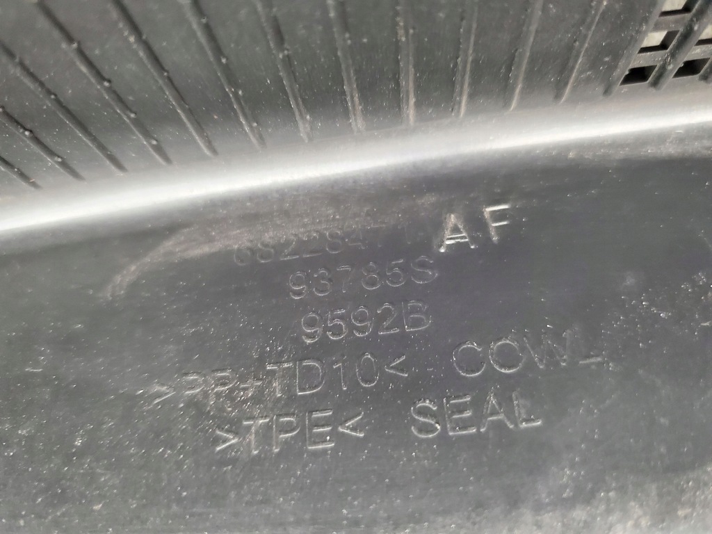 фото №6, Chrysler pacifica 68228471af с передний жабо