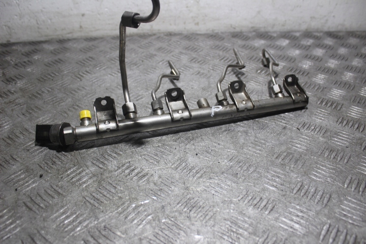 фото №1, Молдинг впрыскная правая bmw 7 750i f01 lift 4.4