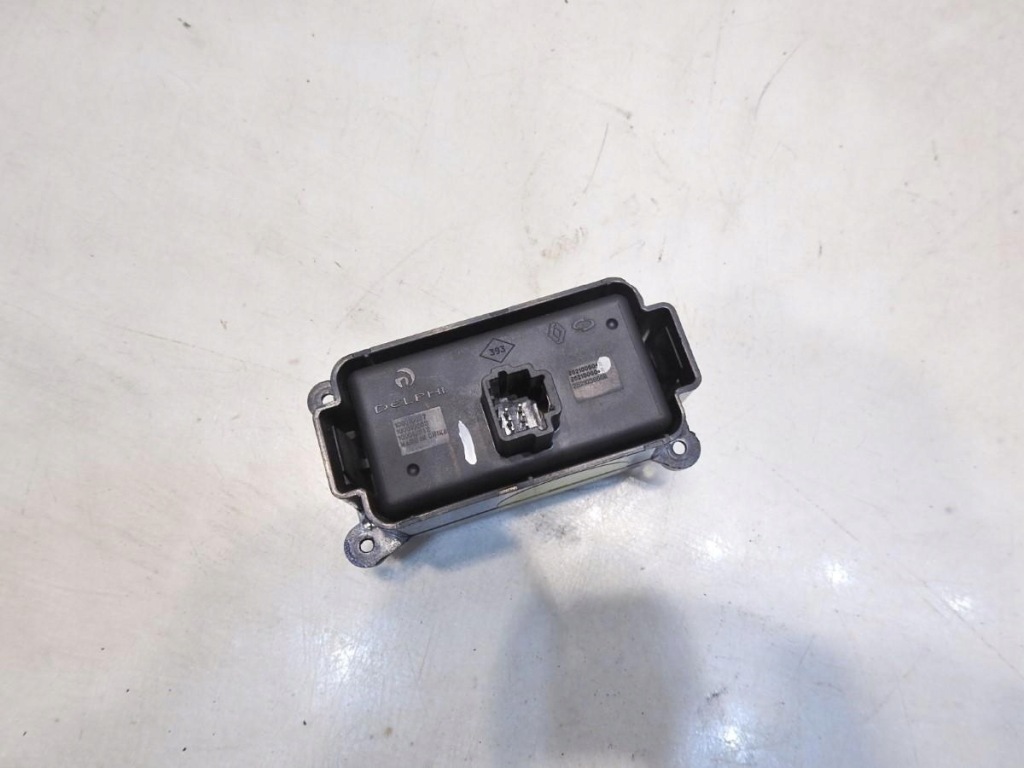 Кнопка света аварийных блокировка дверь renault latitude 252100004r Доставка