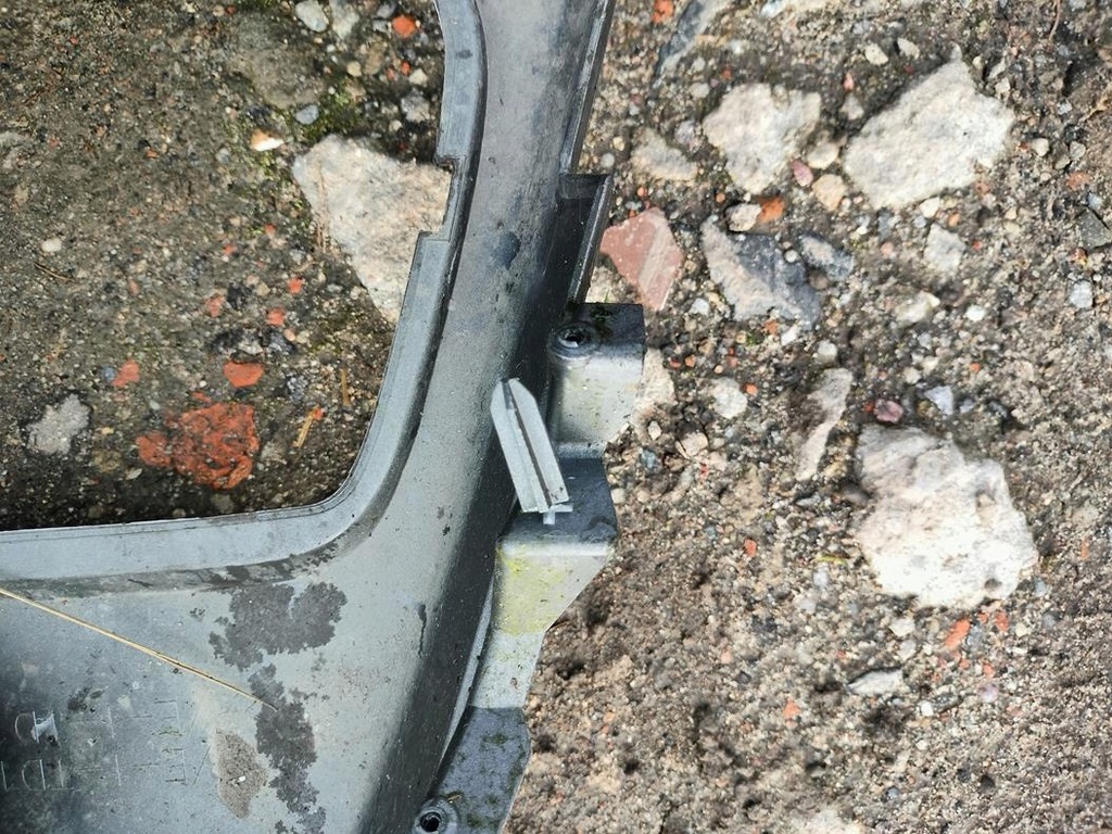 фото №9, Молдинг решітка середня бампера перед dacia duster ii