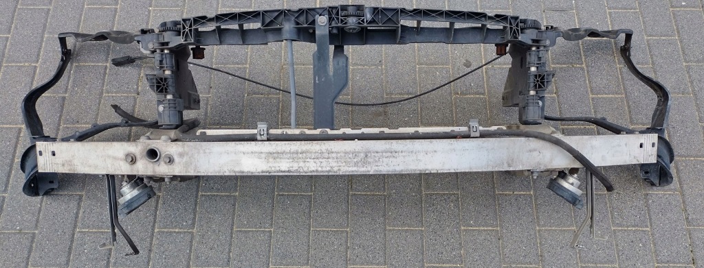 Mercedes e w212 рестайлінг  13-16 ремінь передній верхній балка панель фари зона клаксон Ціна