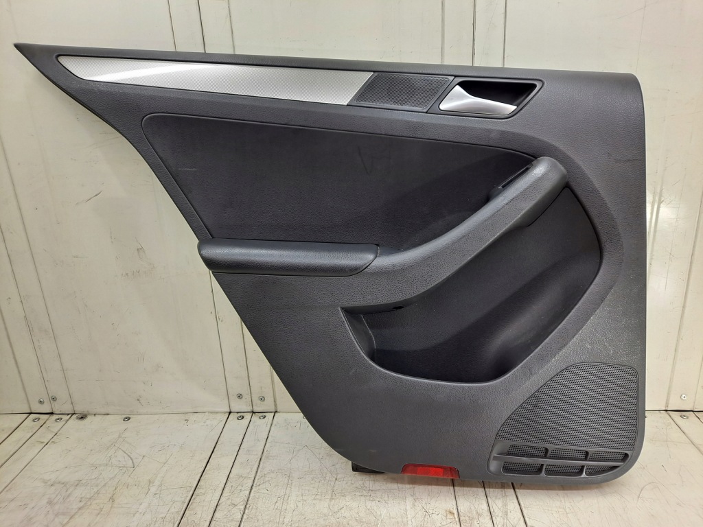 фото №1, Vw jetta vi 6 обивка дверь левый задняя 5c6867211