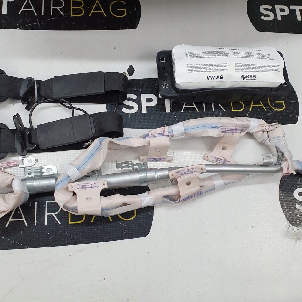 фото №12, R8 приборная панель консоль подушки безопасности ремни подушка безопасности