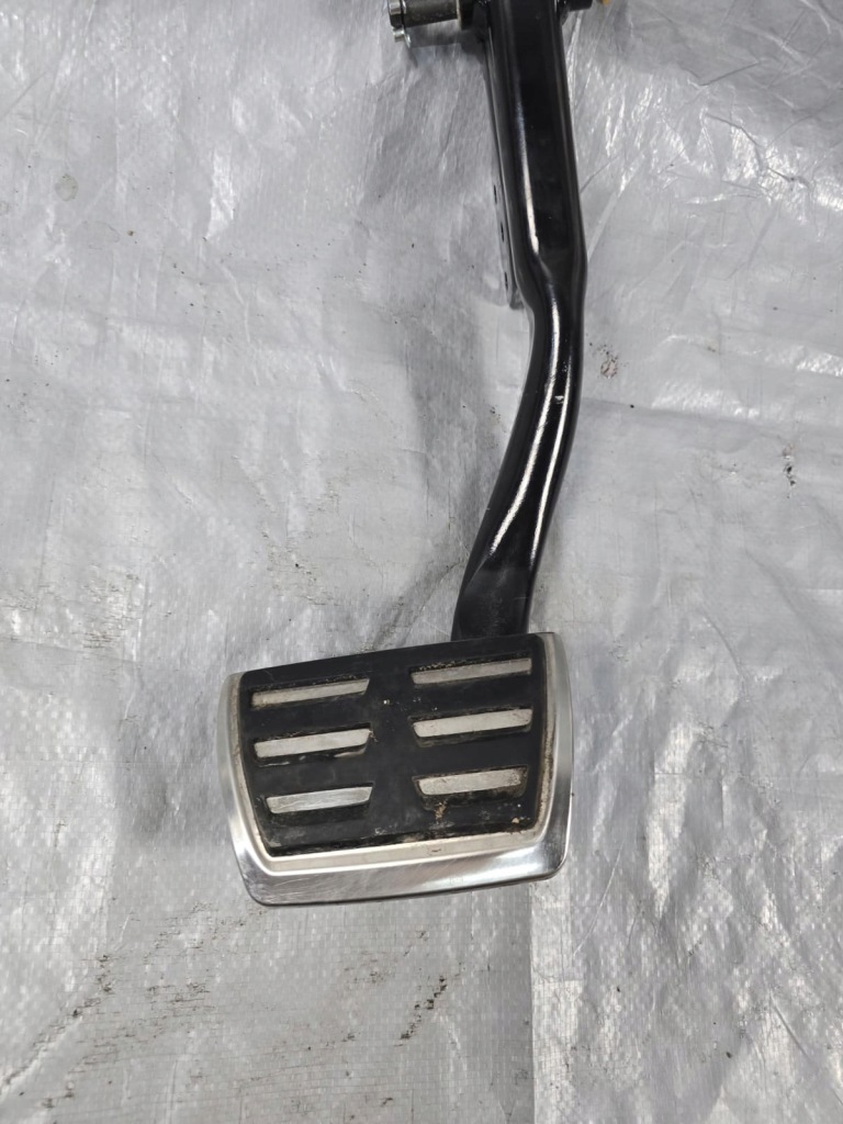 фото №1, Педаль тормоза audi a4 b9 8w1723140c