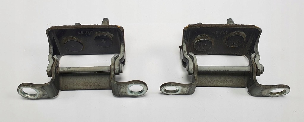 фото №1, Петли крышки багажника задняя volvo v50 пара