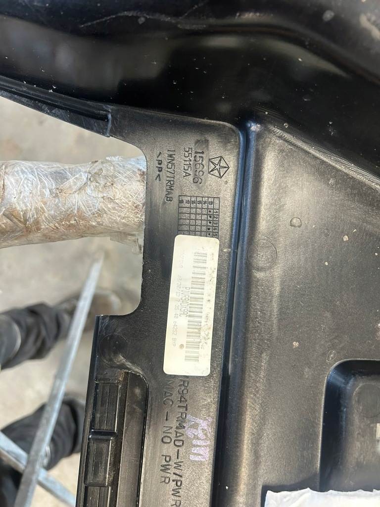 фото №8, Jeep cherokee kl 3.2 trailhawk 2014 usa обшивка багажника лівий правий