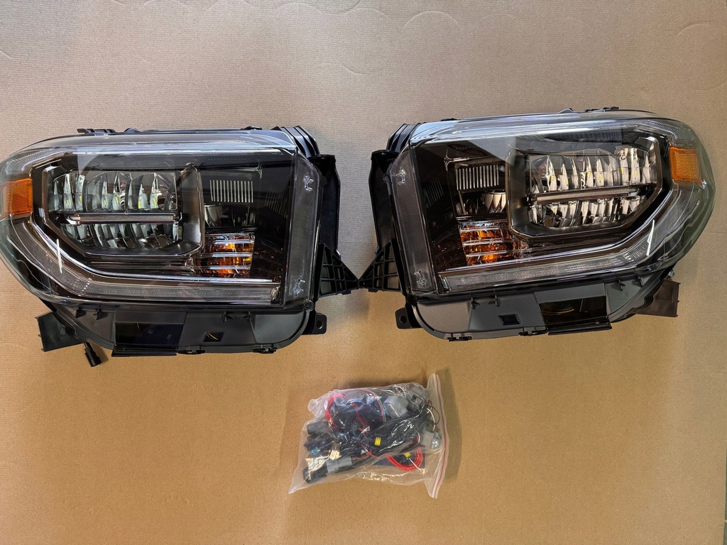 фото №12, Лампа лампы titanium led vland середина серебристый kpl. toyota tundra 2014-2018