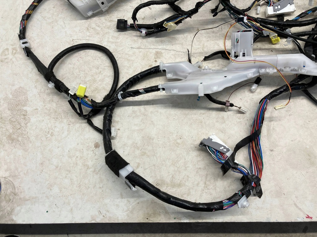 фото №6, Corolla e21 sedan 1.8 гібрид джгут електропроводка салону комплект