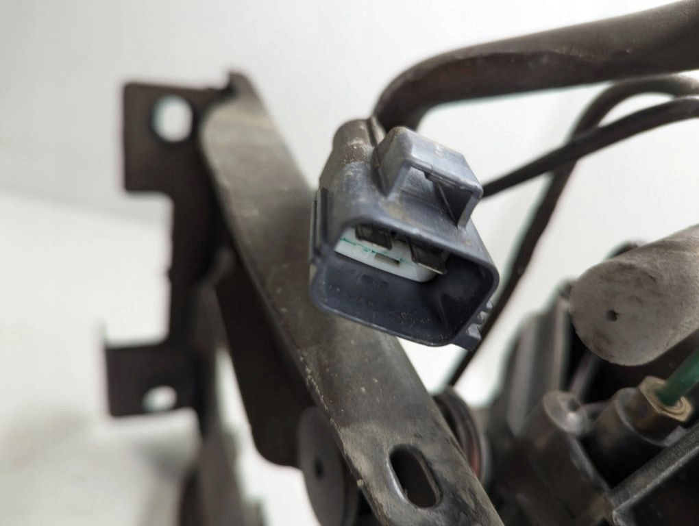 Компресор підвіска пневматичний заднього chevrolet tahoe 443020307 Зі Шроту