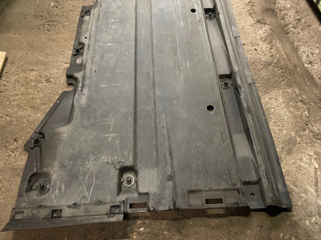 Audi a4 b8 a5 захист плита підлога підвіска ліва Оригінал