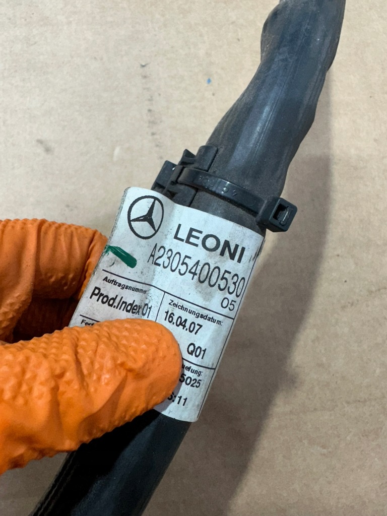 Клема, шланг, запобіжник, кабель mercedes sl r230, w230 a2305400530 в Україні