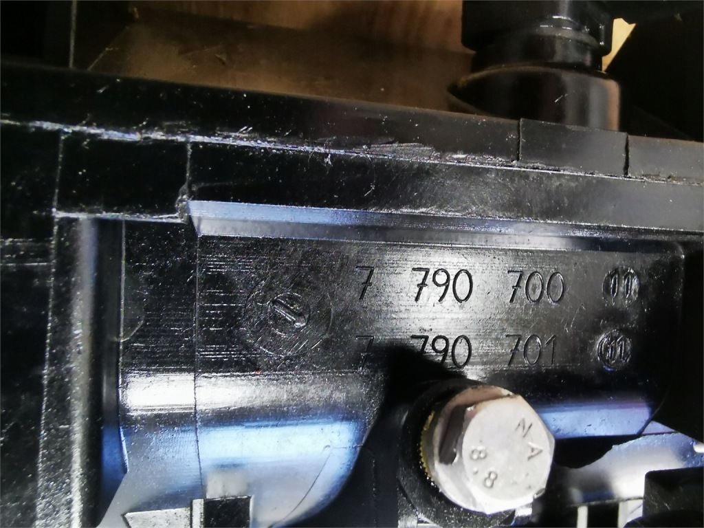 Купити Bmw 3.0d 3.5d 306 d5 286km колектор впускний  7790700 zaślepione кришка