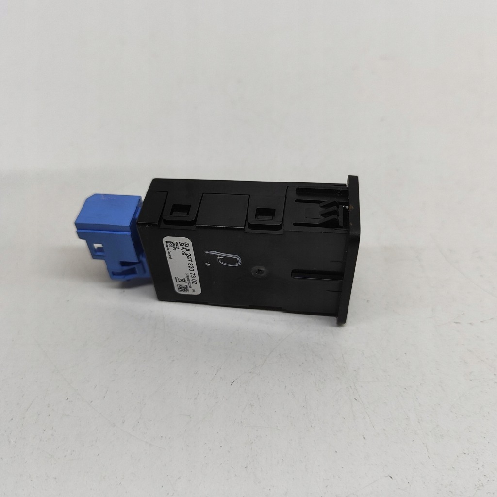 фото №5, Mercedes-benz eqb 2024 разъём / соединитель usb