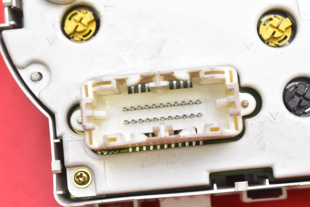 фото №9, Счетчик приборы eu mn151132 mitsubishi outlander i 2.0 16v 136 km 4x4 01-08