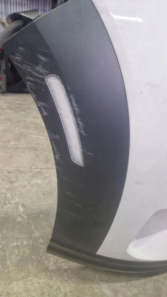 Hyundai kona электрик бампер перед комплектный  w цвет с Разборки