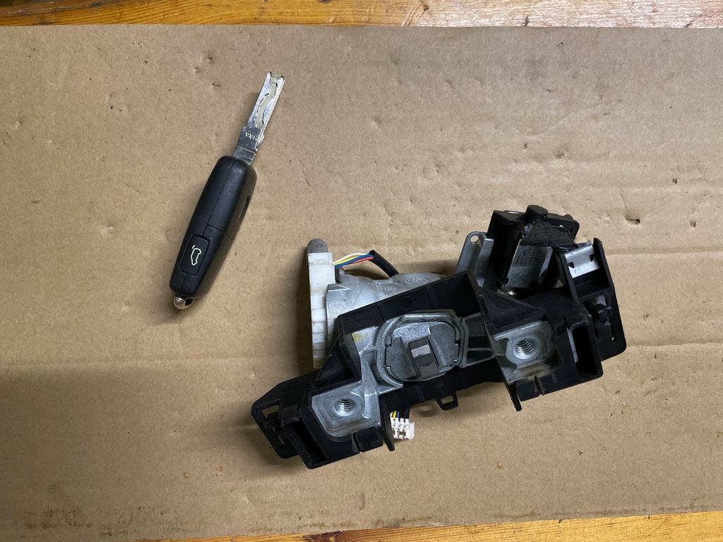 фото №5, Ключ pilot замок зажигания электрический дверь крышка багажника org 75n837202k