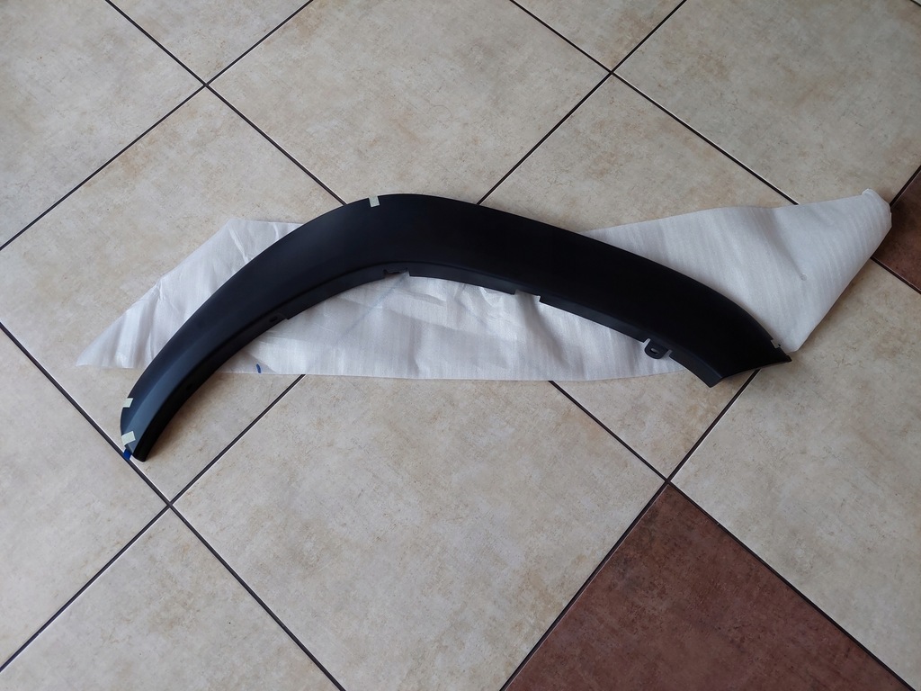 фото №1, Молдинг правый перед - toyota hilux viii - 2016