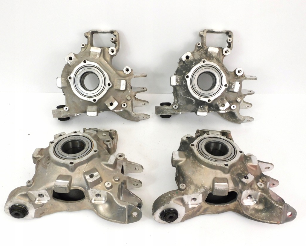 фото №1, Porsche taycan поворотный кулак левая задняя 9j0505435a nowa