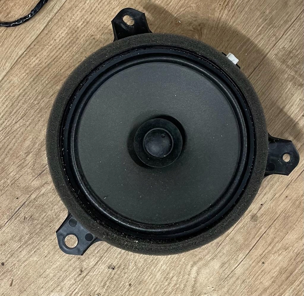 фото №1, Toyota yaris iv динамик дверной