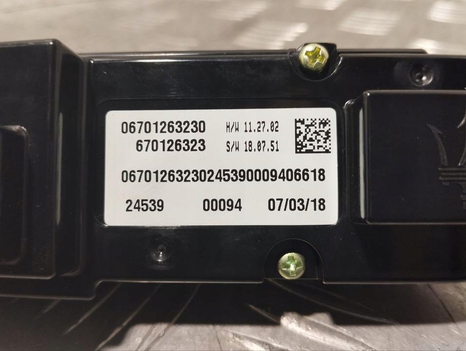 Выключатель температурный, вентилятор кондиционера maserati levante 2019 06701 в Украине