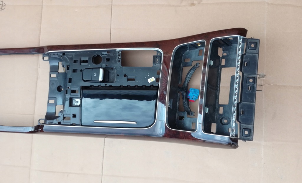 фото №7, Audi a8 d4 dekor туннель молдинг панель среднего