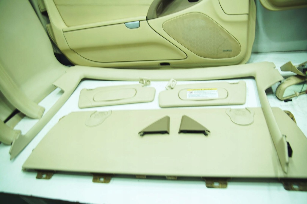 фото №11, Сиденья сиденье коврик обивка бардачок бежевый 205a mercedes sl r230