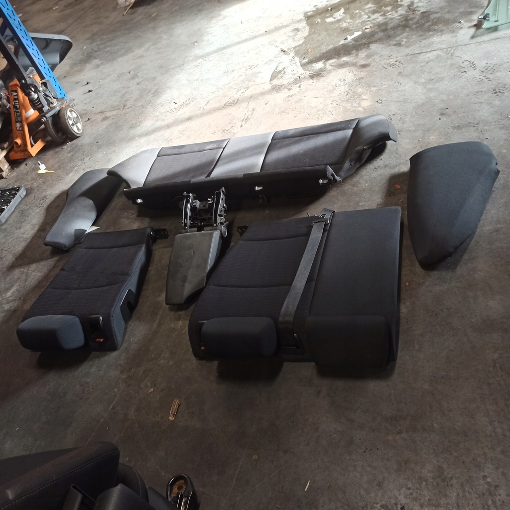 фото №11, Bmw 1 комплект сиденья обшивки заднее сиденье