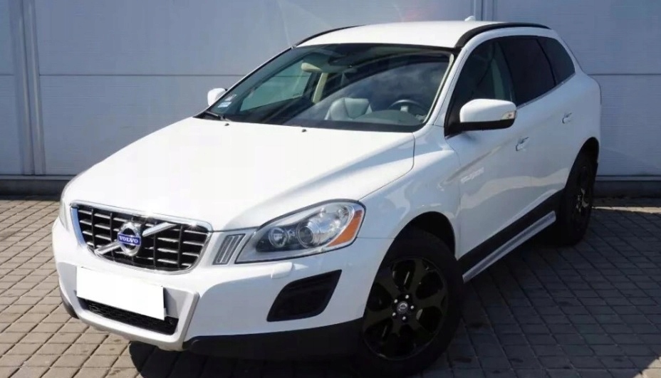 Купити Volvo xc60 r design накладка перед 08-13