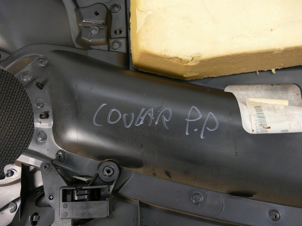 фото №9, Ford cougar обшивка двері правий оббивка