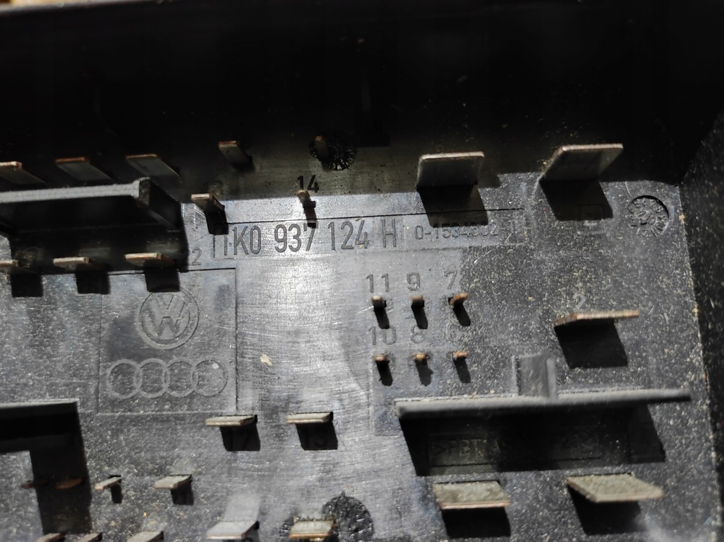 фото №4, Коробка запобіжників audi a3 1k0937124h