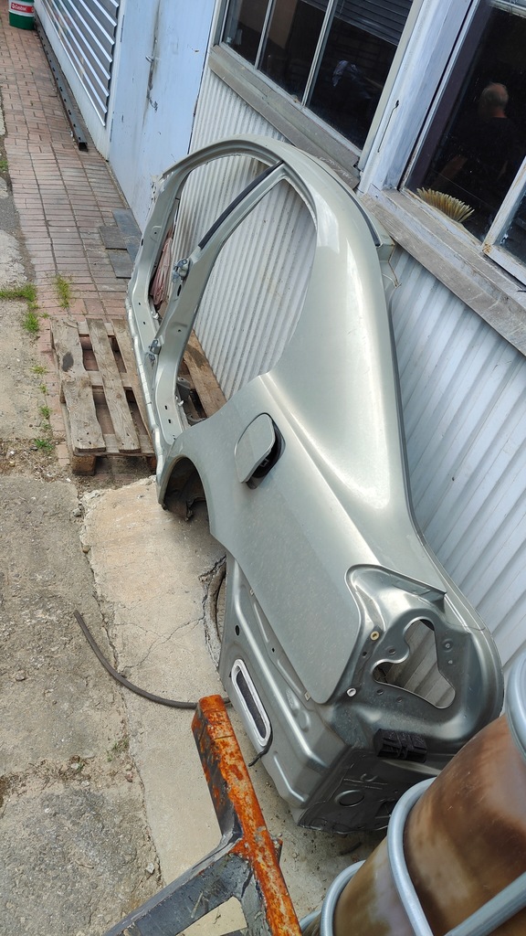 фото №6, Toyota avensis 2 ii bok левый порог крыло