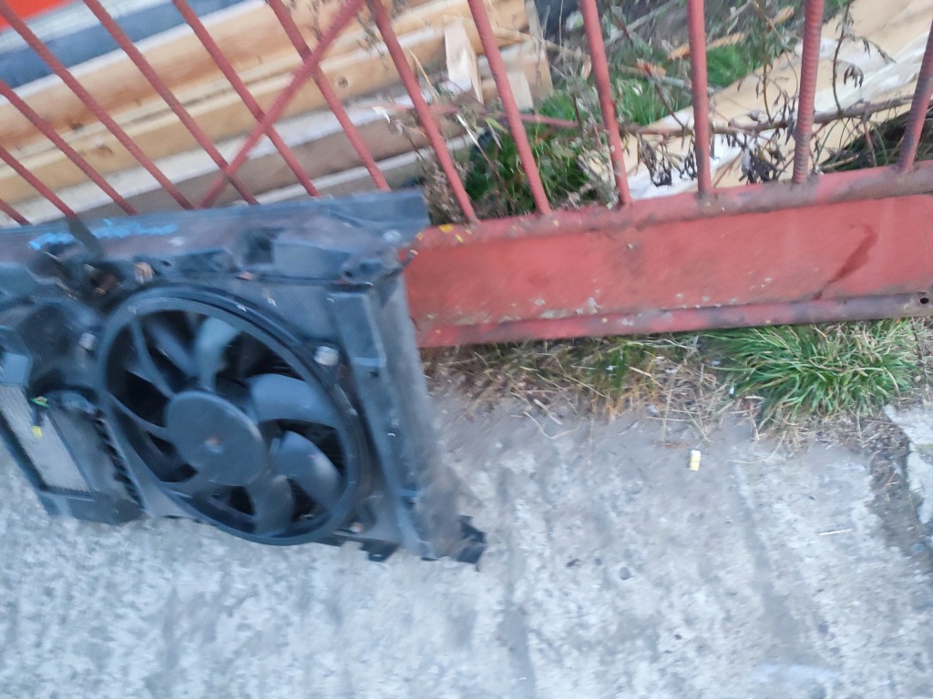 фото №9, Радиатор вентилятор pas передний peugeot 308