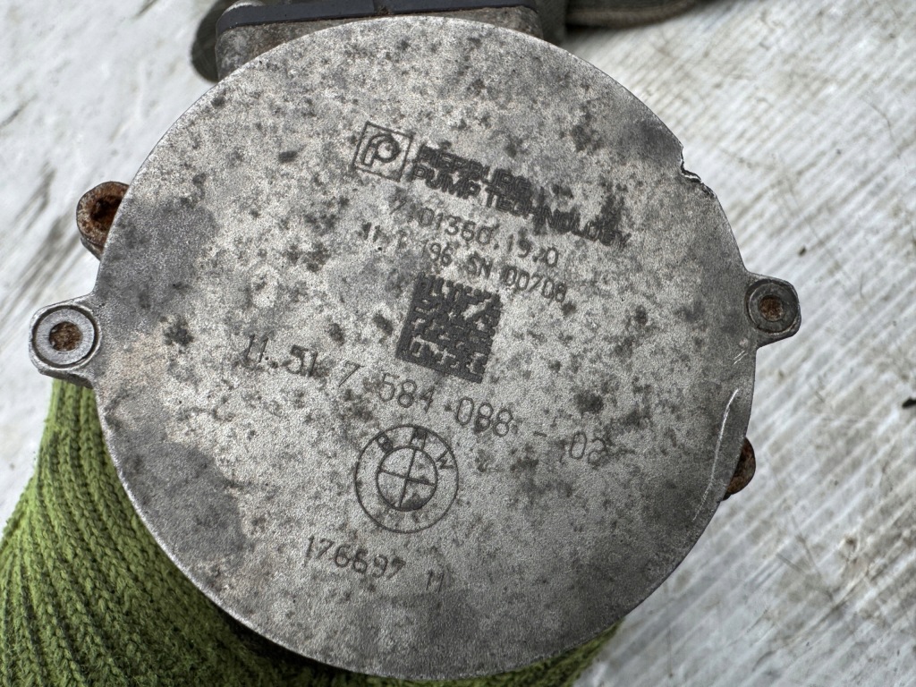 Дополнительная насос воды bmw x5m e70 7584088 Недорого