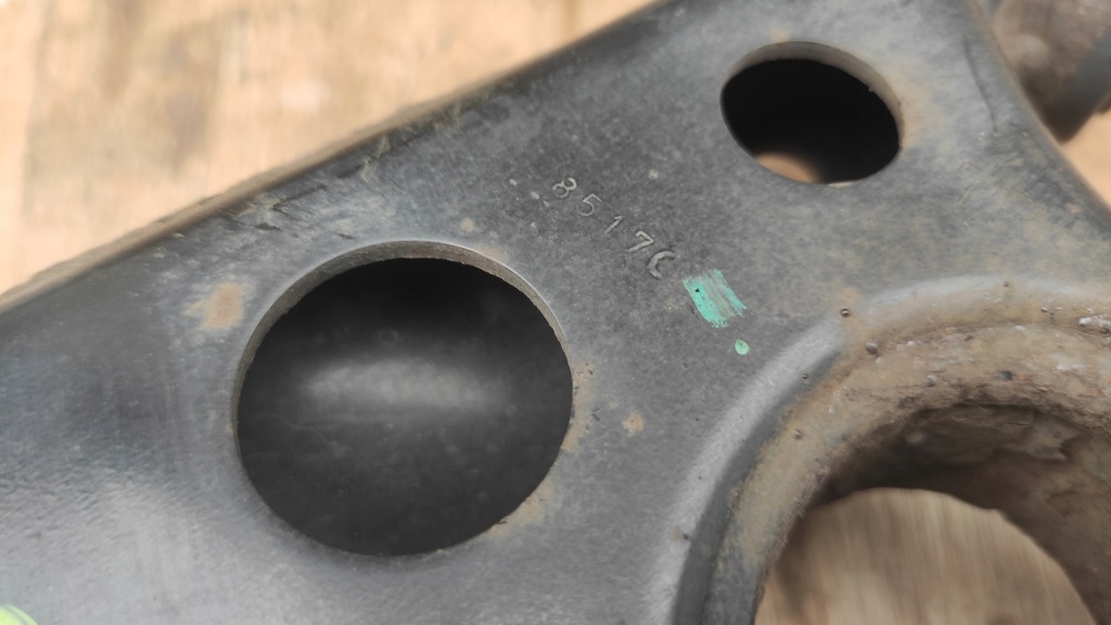 Важіль правий перед важіль правий передній toyota c-hr 1.2 turbo 116km 2018rok в Україні