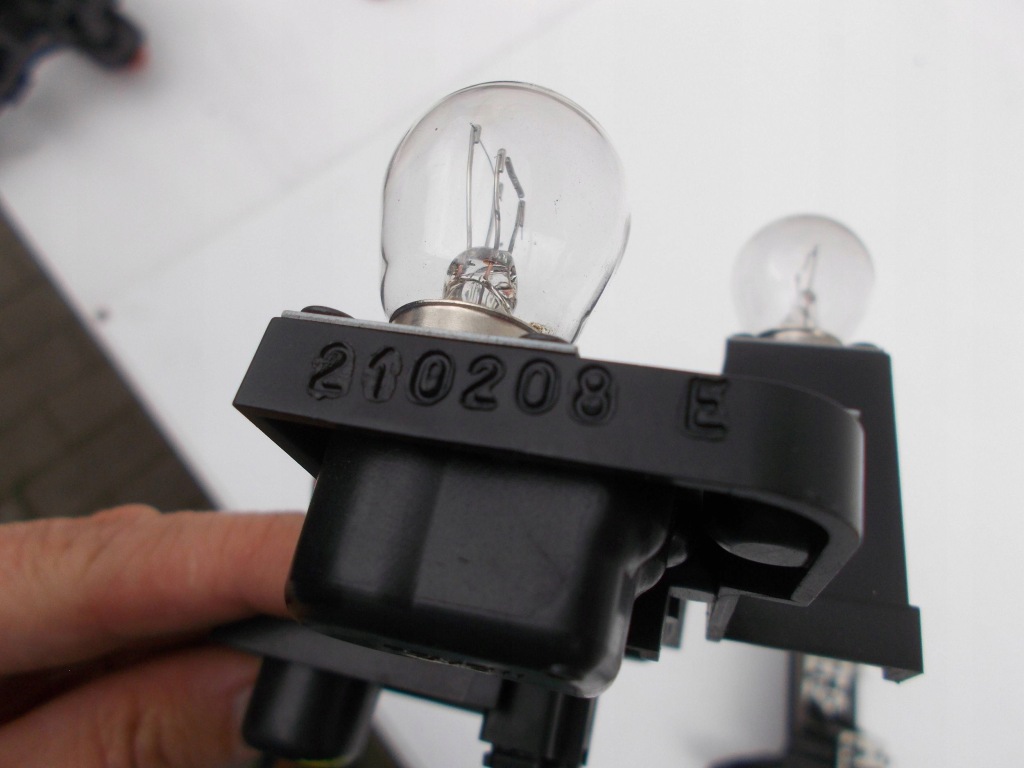 фото №5, Вкладыш лампы задний задняя цоколь лампочка renault laguna iii kombi левый