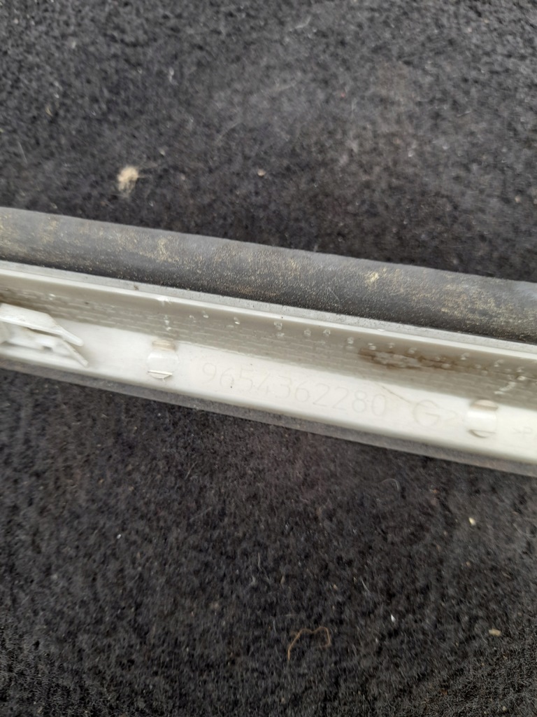 фото №7, Peugeot 407 kombi sedan молдинг скло лобове ліва + кліпси 9654362280