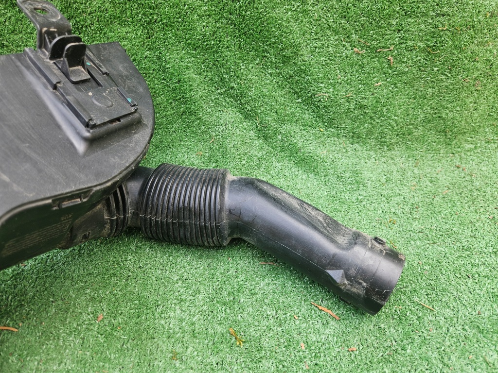 фото №4, Резонатор ловушка впуск воздуха citroen c4 cactus peugeot 208 2008