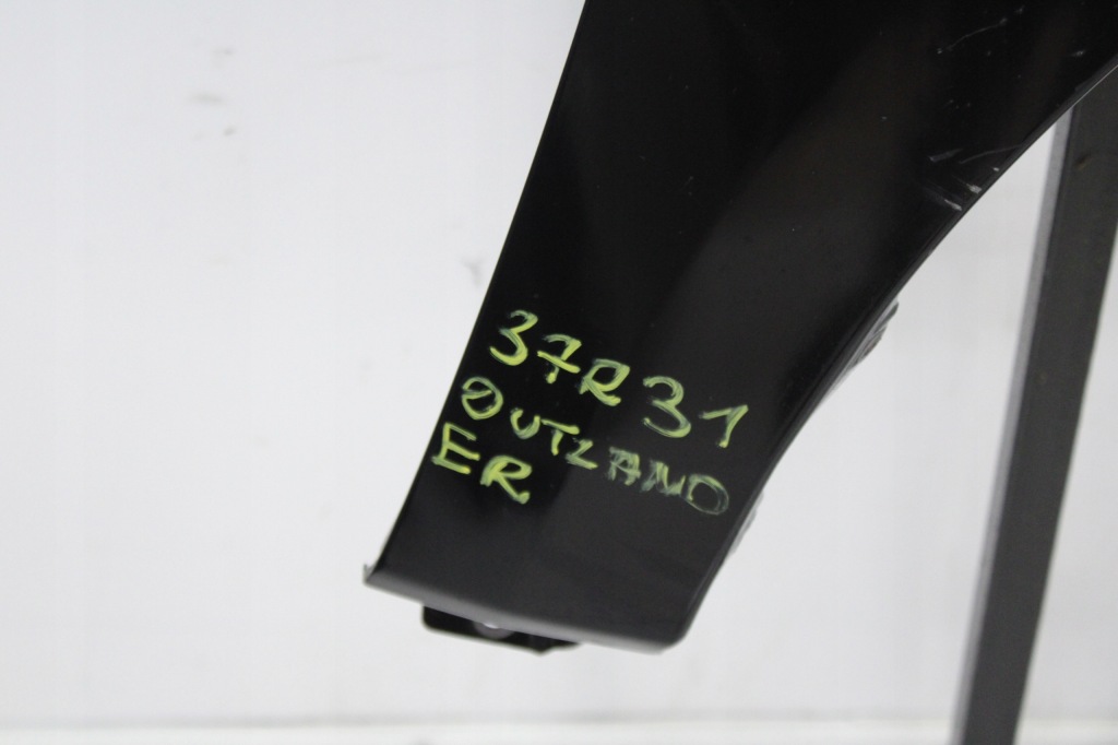 Mitsubishi outlander 2 06r- крыло  правый  перед передний с Разборки