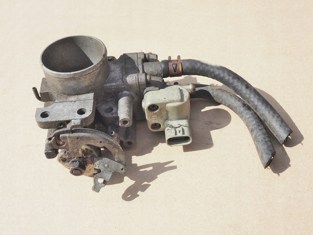 фото №7, Toyota дросельна заслінка з датчиком krokowym 22270-15010 136800-0180