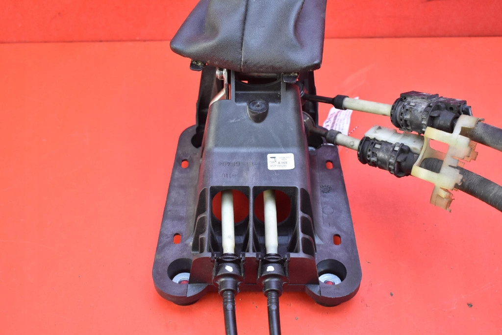 Выборщик домкрат передач 5 передача 9676190280 peugeot 208 1 i 1.2 vti 82 km Недорого