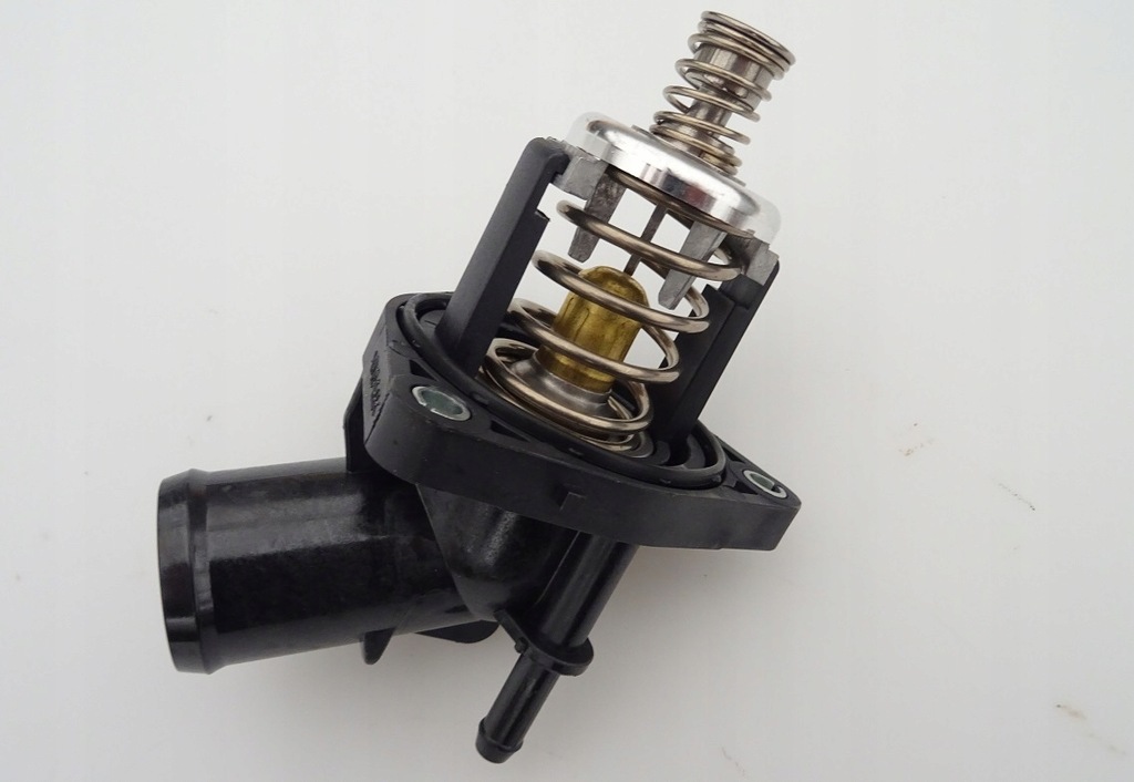 фото №4, 2016 camaro ss 6.2 v8 корпус термостата патрубок