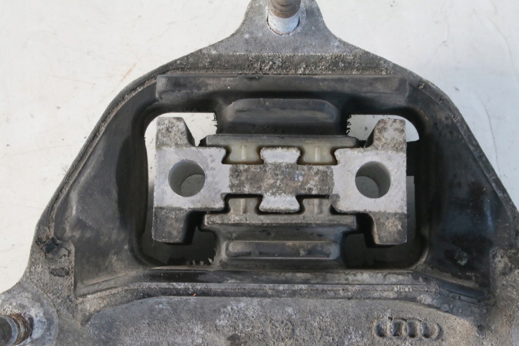 фото №4, Подушка коробки audi a4 b8