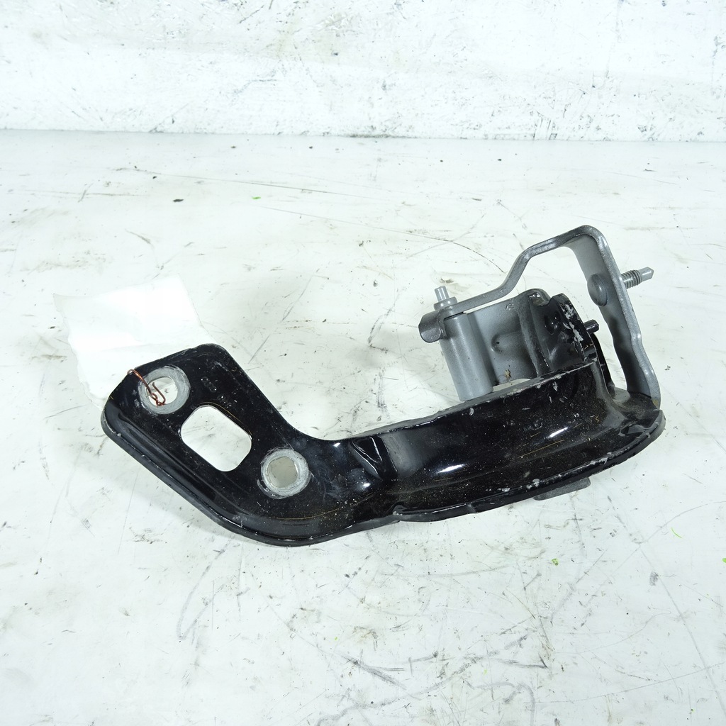 фото №1, Audi a4 b8 петля крышки багажника левый 8k9827299