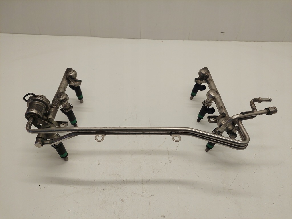 фото №1, Молдинг впрыскная форсунки audi a6 c5 3.0 06c133681j