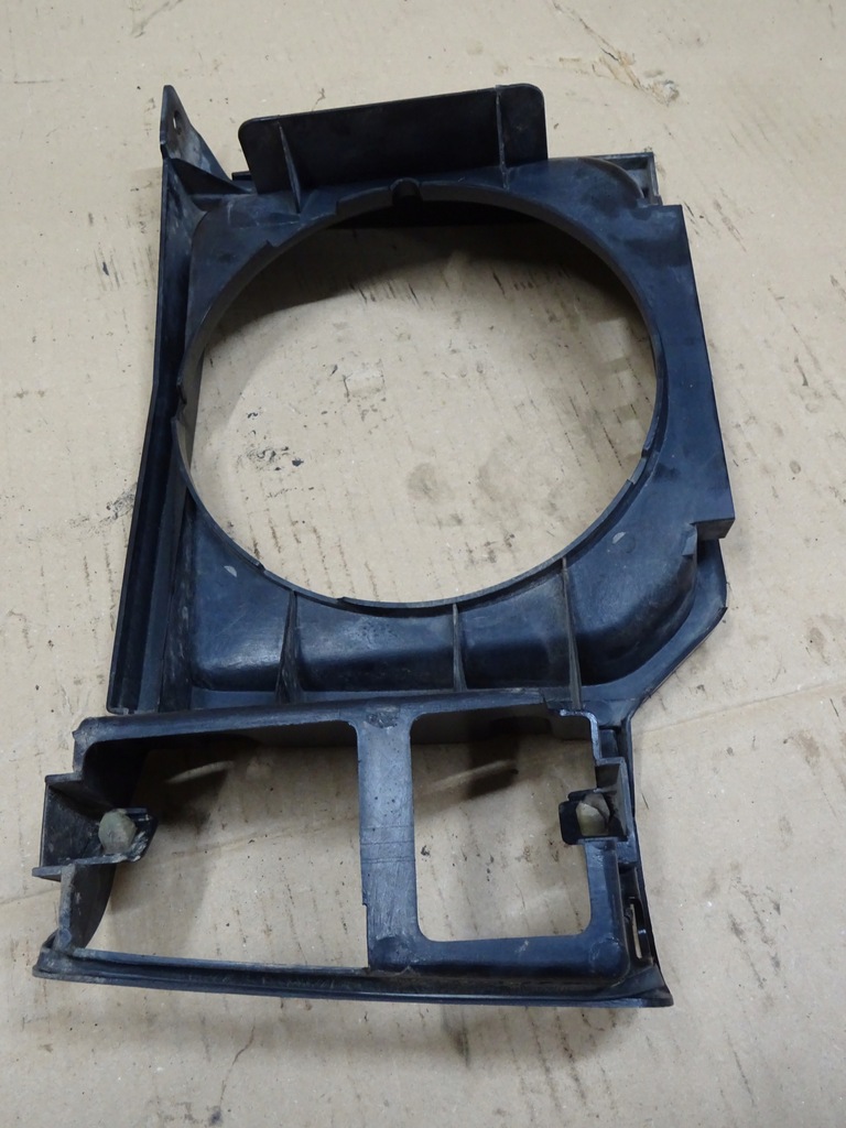 фото №10, Pajero i рамка кронштейн лампы левый решётка радиатора 89r